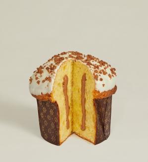 Panettone s slano karamelo in belo čokolado