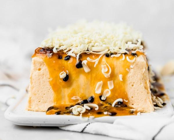 Semifreddo - tipična italijanska vrsta sladoleda iz sladkorja, beljakov in smetane.