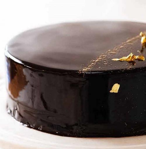Efekt zlata na glazuri za torte