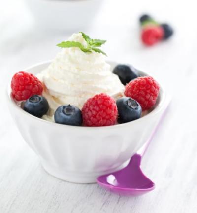 Zamrznjen jogurt velja za bolj zdrav obrok kot sladoled