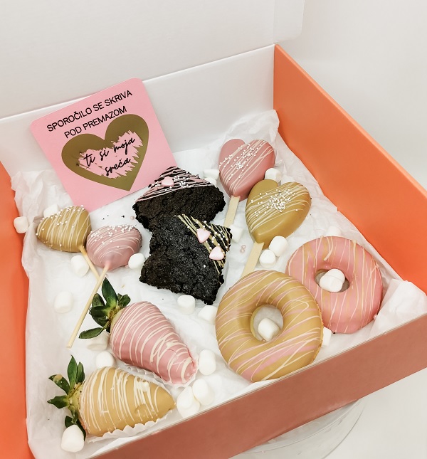 Valentinov box sladic za zaljubljene