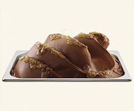 ingverjev preliv na čokoladnem sladoledu