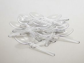 prozorne plastične žličke za postrežbo sladkih posodic