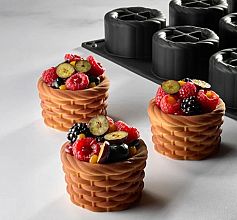 panier - sladica v obliki košare polne dobrot