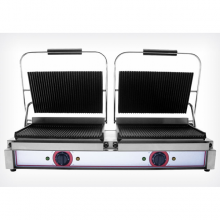 dvojni toaster z rebrasto strukturo površine za peko