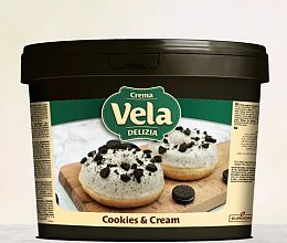 vela krema s koščki piškotov