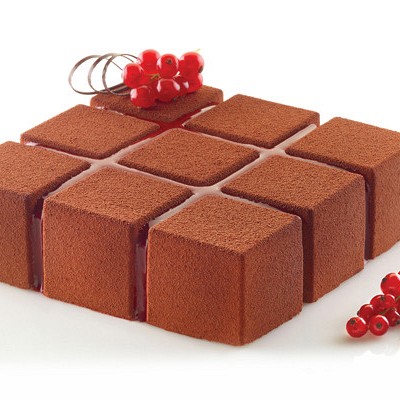 torta v obliki kocke