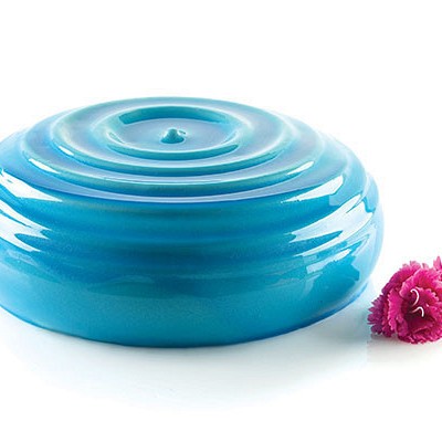 modro oblita torta narejena z water drop silikonskim modelom
