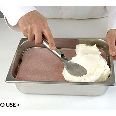 ploščo prekrijte z drugim delom sladoleda