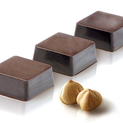 čokoladne kocke z lešnikom
