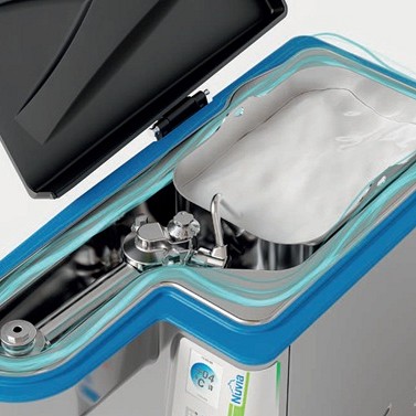 pogled na odprt rezervoar s smetano