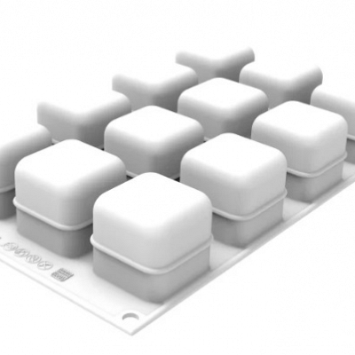 pogled na silikonski kalup za izdelavo 3d kocke