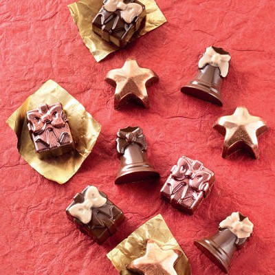 božični motivi v obliki čokoladnih pralin