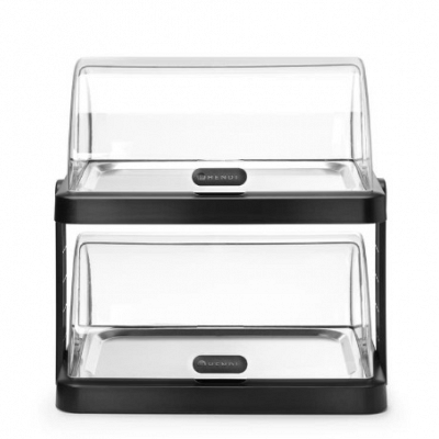 pogled od spredaj na hladilno vitrino