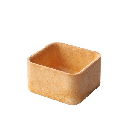 kvadratna košarica iz testa za izdelavo kanapejev