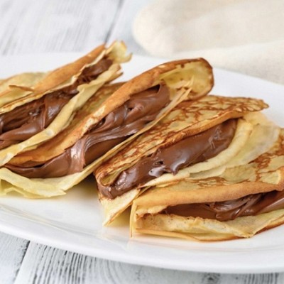 malo pakiranje lešnikove kreme za palačinke