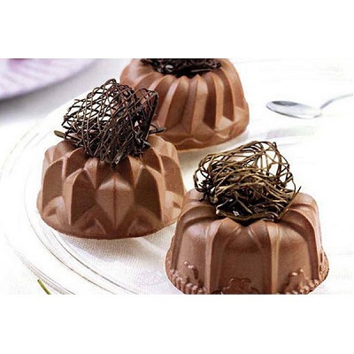 čokoladne potičke s čokoladno dekoracijo