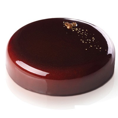 slaščica izdelana z universo modelom prelita s temno čokolado mirror glaze