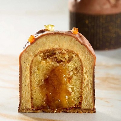 prerez zanimive notranjosti sladice mini panettone