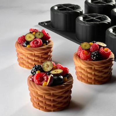 panier - sladica v obliki košare polne dobrot