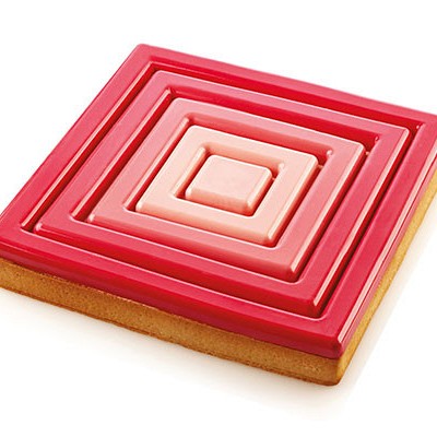 kvadratna pita s prefinjenim kvadratnim vzorcem