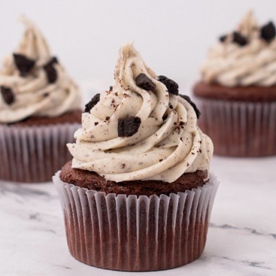 vela krema kot dodatek na cupcakesih