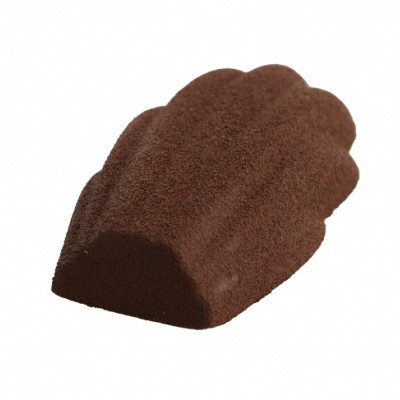 izgled velvet silk spreja v barvi temne čokolade na sladici