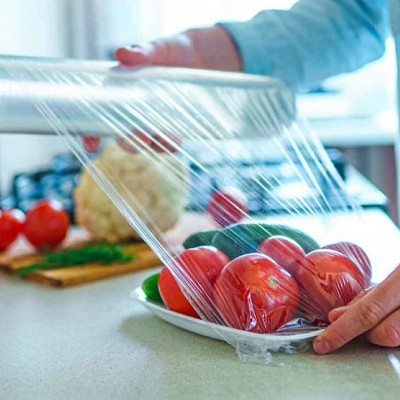 prozorna pvc folija se velikokrat uporablja za zavijanje živil