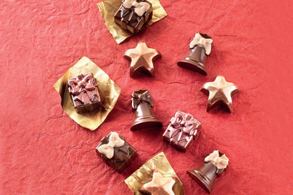 božični motivi v obliki čokoladnih pralin