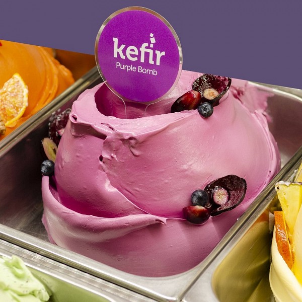 vijoličen sladoled iz kefirja