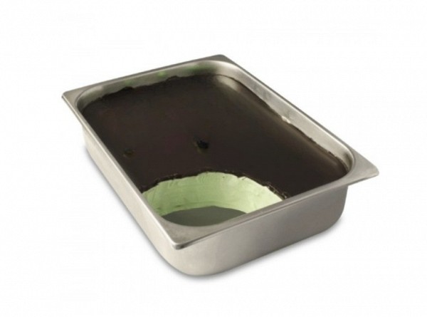 pasta zelena menta v banjici, prekrita z ekstra temno čokolado