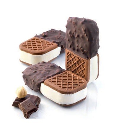 posebni mini sladoledni piškoti, dekorirani s čokolado