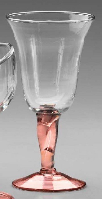 stekleni kozarec z roza pecljem